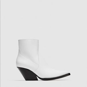 NWT Leather Zara white boots